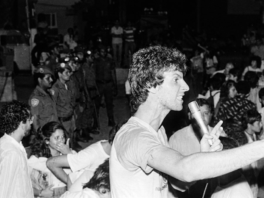 Omar Aziz em evento estudantil no início dos anos 1980