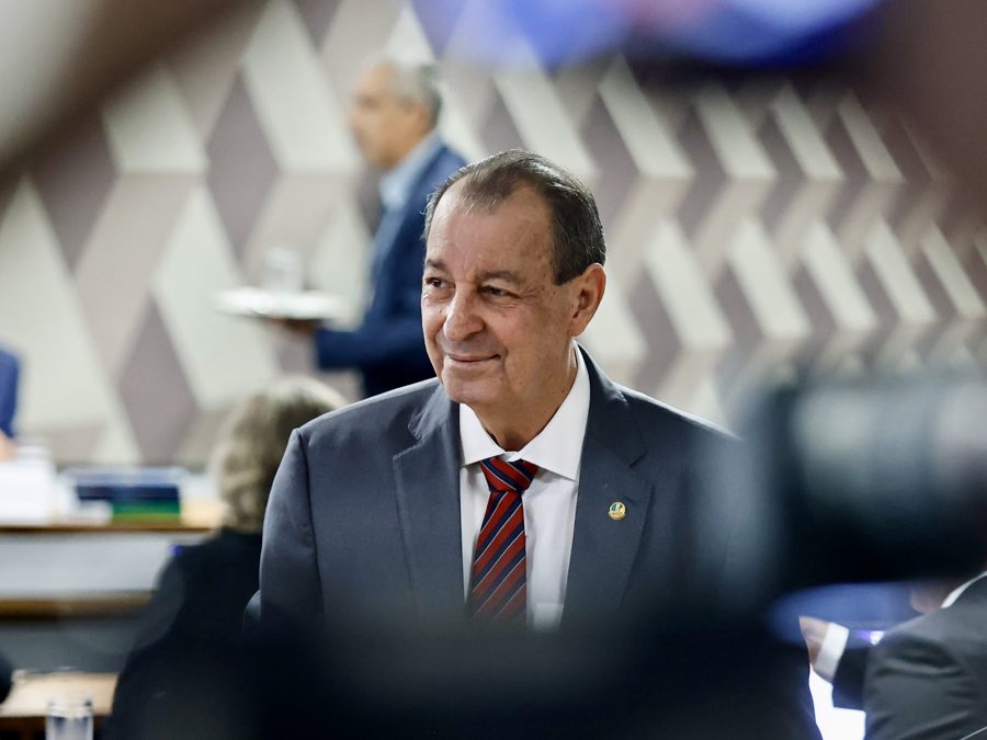 Omar Aziz reeleito senador pelo Amazonas